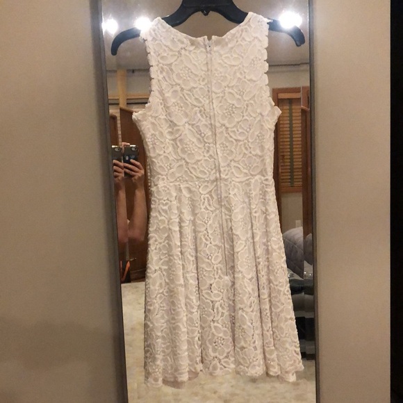 White floral lace dress - Picture 2 of 4